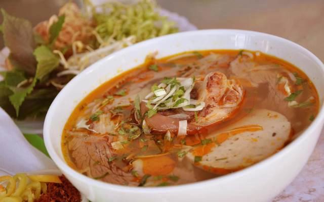 Quán Ăn Bún Bò Huế - Lâm Văn Bền