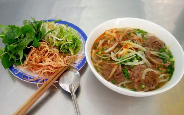 Quán Ăn Bún Bò Huế Phượng - Chợ Lớn