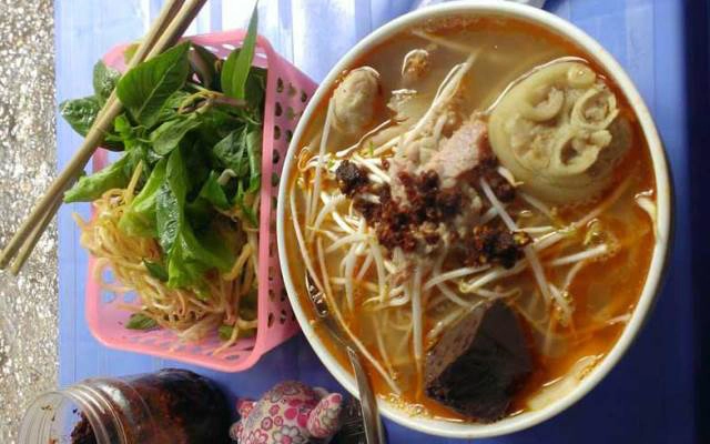 Quán Ăn Bún Bò Huế - Xóm Chùa Nhĩ