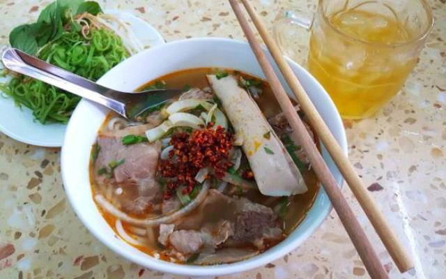 Quán Ăn Bún Bò Quê Mạ