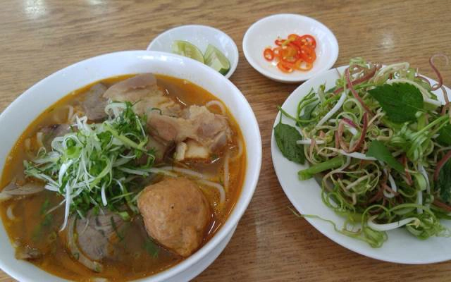 Quán Ăn Yến Hương Giang - Bún Bò Huế