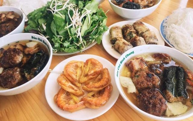 Quán Ăn Bún Chả Bình Chung - Bạch Mai