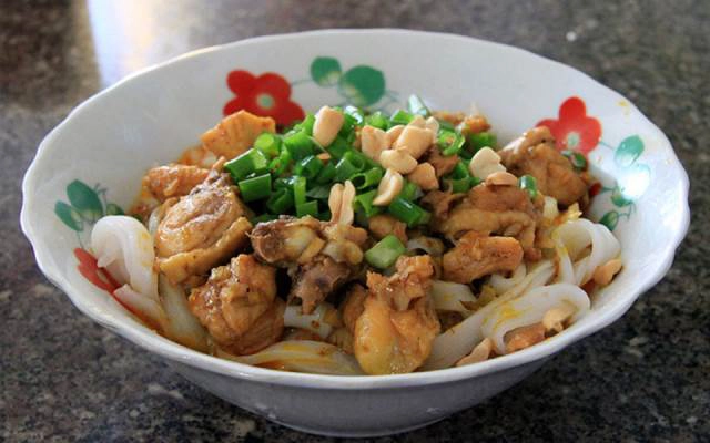 Quán Ăn Bún Chả Cá & Mì Quảng - Trần Phú