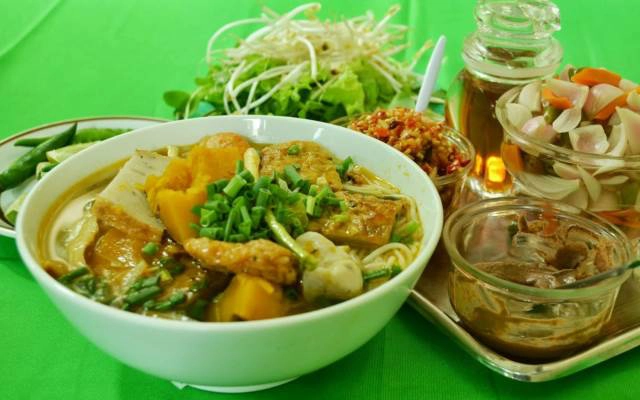 Quán Ăn Bún Chả Cá Minh Sơn - Quang Trung