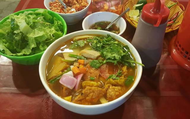 Quán Ăn Bún Chả Cá Tam Giác