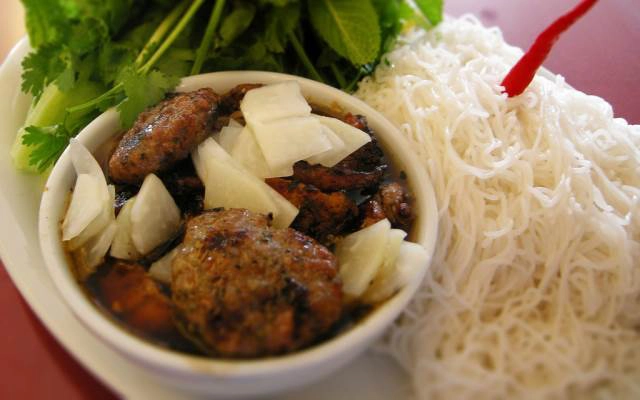 Quán Ăn Bún Chả Gia Truyền Bà Học - TT Trạm Trôi