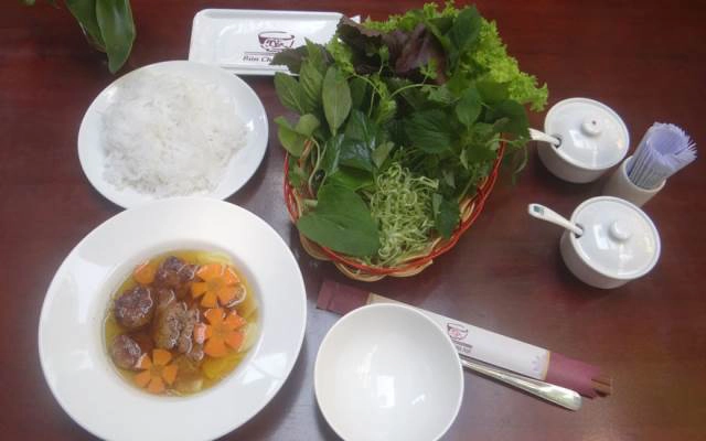 Quán Ăn Bún Chả Hà Nội Xưa - Hoa Lan