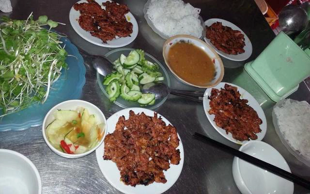 Quán Ăn Bún Chả Nướng, Bún Cá