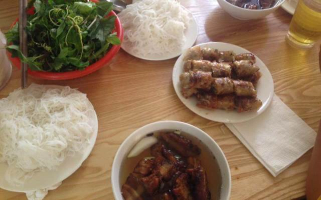 Quán Ăn Bún Chả Que Tre