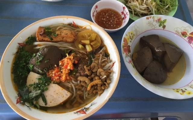 Bún, Cháo & Tiết Hầm - Chợ Nam Khê