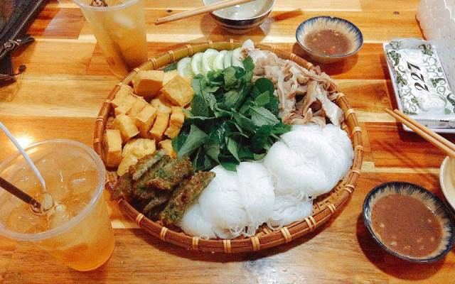 Quán Ăn Bún Đậu Mắm Tôm, Tea & Food