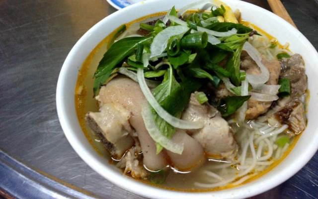 Quán Ăn Bún Giò Bà Hồng