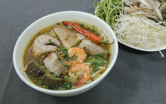 Quán Ăn Bún Mắm, Hủ Tiếu Mì & Miến Gà