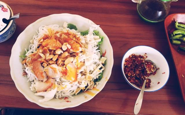 Quán Ăn Bún Mắm & Mì Quảng - Dũng Sĩ Thanh Khê