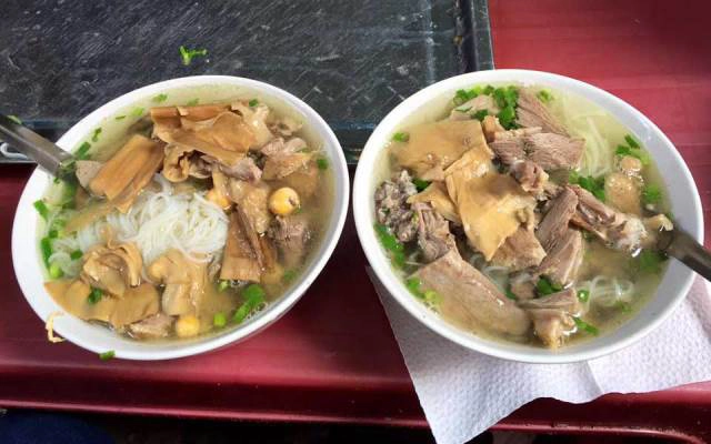 Quán Ăn Bún Ngan, Tiết Canh, Phở Bò