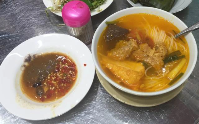 Quán Ăn Bún Riêu & Cơm Gà Xối Mỡ