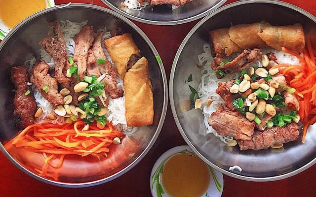 Quán Ăn Bún Thịt Nướng 20k - Tân Vĩnh