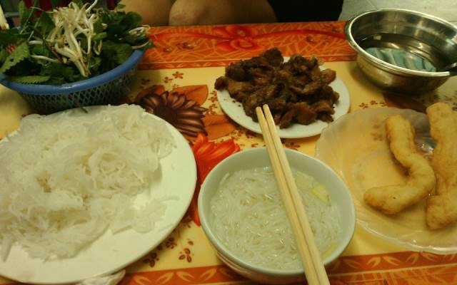 Bún Thịt Nướng Bạch Đằng