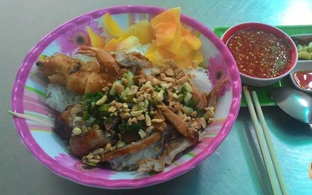 Quán Ăn Bún Thịt Nướng Ca Na