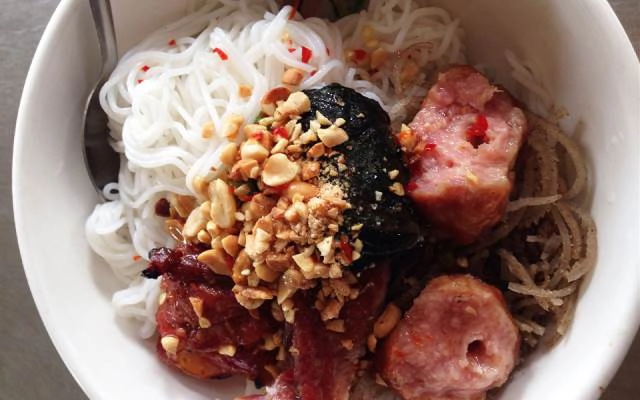 Quán Ăn Bún Thịt Nướng - Cổng Xe Lửa 16