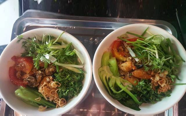 C102 - Bún Hải Sản & Nước Ép Trái Cây Tươi
