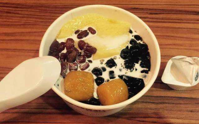 Cafe BlackBall - Chè & Trà Sữa Đài Loan - Quang Trung