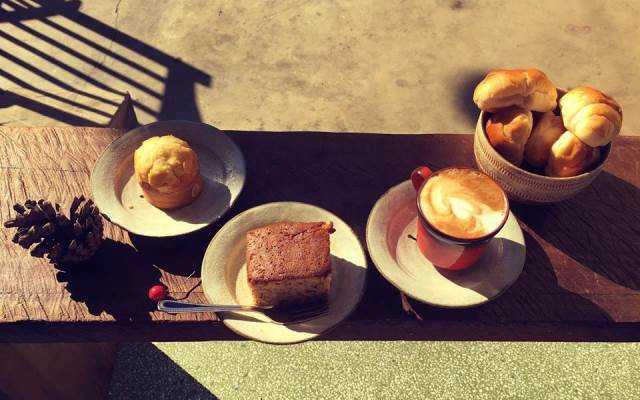 Cafe Bread Break