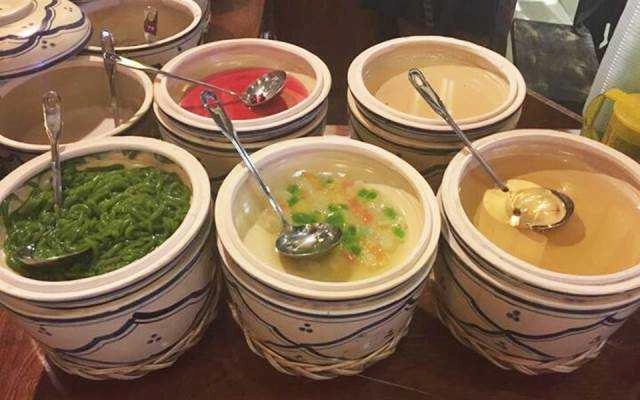 Cafe Chè Việt - Taka Plaza