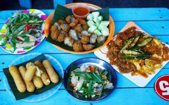 Cafe Clover TMT - Food & Drink