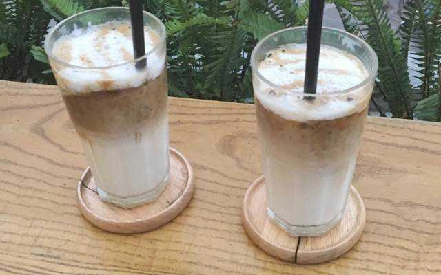 Cafe & Cơm Trưa