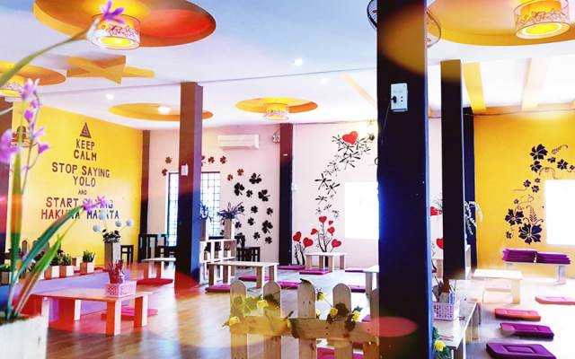 Cafe Family Food & Milk Tea