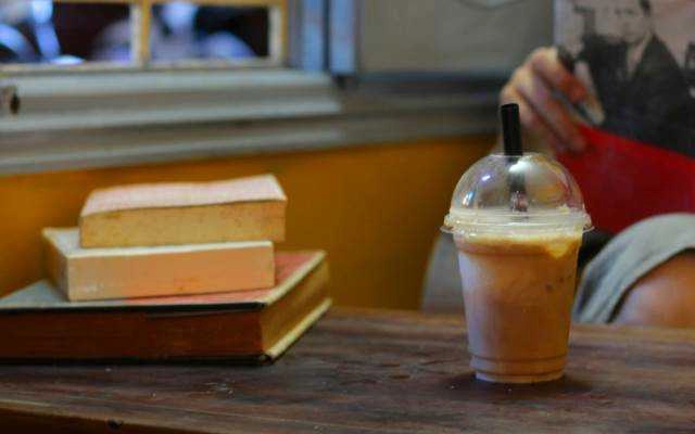 Cafe Hầm Sách