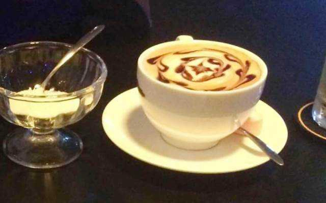 Cafe Happy To Milk Tea