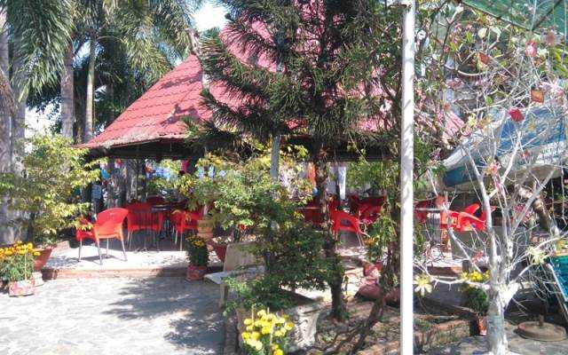 Cafe Hoa Viên Club