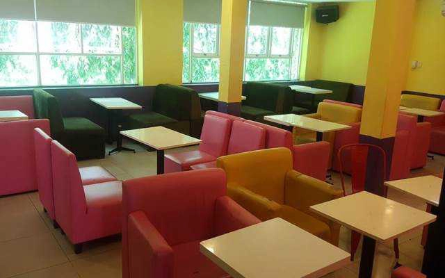 Cafe Hot & Cold - Trà Sữa & Xiên Que - Quang Trung