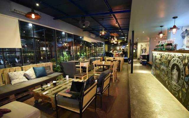Cafe Kàffe Cây Xăng - Tạ Quang Bửu
