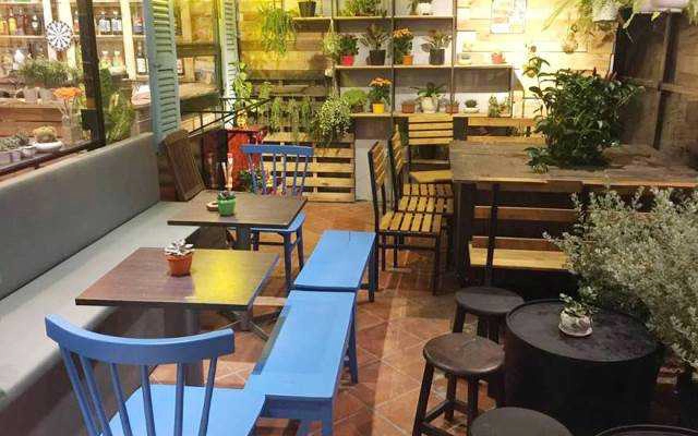 Cafe PV Food & Drink