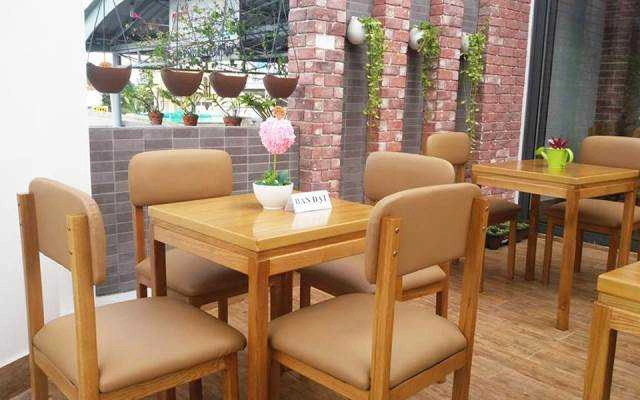 Cafe Tin - Food & Drink