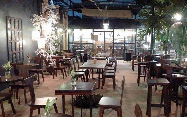 Cafe Velvet Garden - Bùi Quang Là