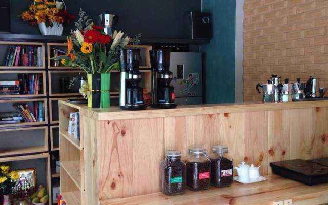 Cafe Z Kaffe - Song Hành