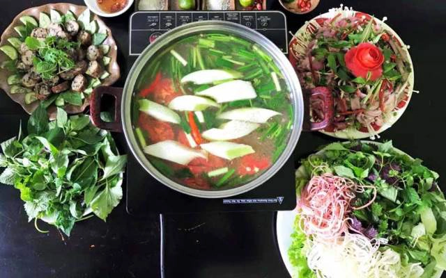 Quán Ăn Cẩm's Quán - Lẩu Lòng