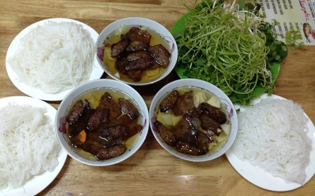 Quán Ăn Cẩm Tú - Bún Chả Hà Nội - Hùng Vương