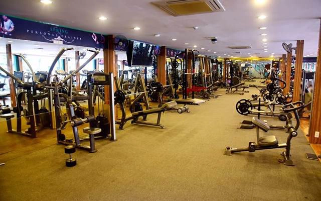 Câu Lạc Bộ Mùa Xuân (Spring Club)