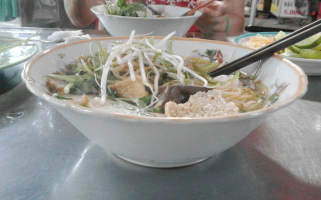 Quán Ăn Cây Me - Bún Riêu, Hủ Tiếu & Bánh Canh