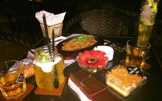 Cham Cham Bakery & Cafe