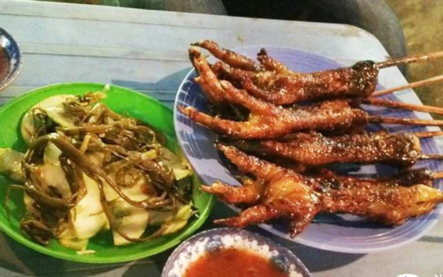 Quán Ăn Chân Gà Nướng Phố Lý Văn Phức