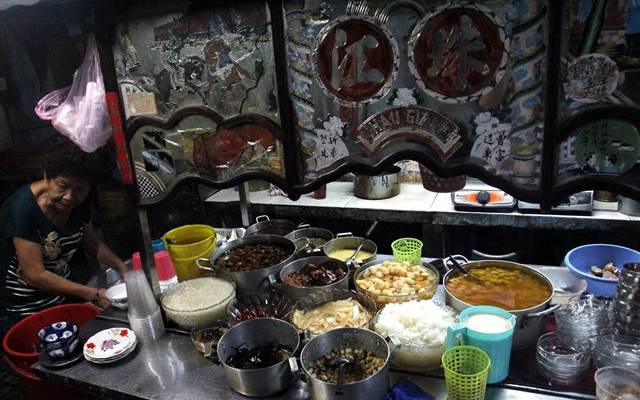Quán Ăn Chè Nhà Đèn - Chè Người Hoa Khu Đèn Năm Ngọn