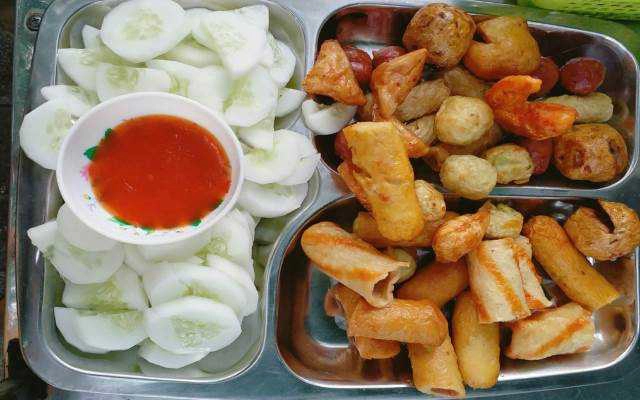 Chị Nga - Nem Rán & Đồ Ăn Vặt