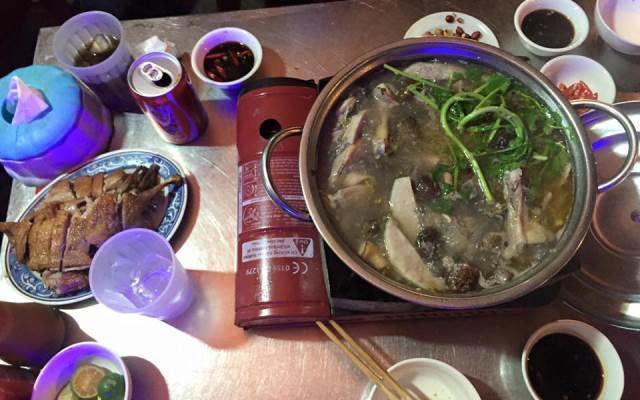 Quán Ăn Chính Gù - Lẩu Vịt Trời