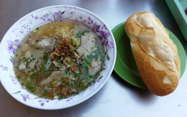 Quán Ăn Chú Cấm Quán - Hủ Tíu Mì